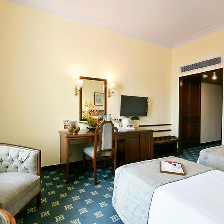 Peerless Hotel Kalkuta Zewnętrze zdjęcie